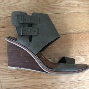 Dolce Vida green sandals